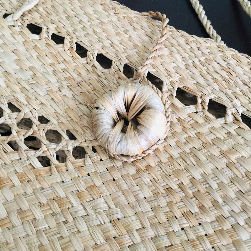 Straw bag, long double-strap, oversized - Picture 6 of 10
